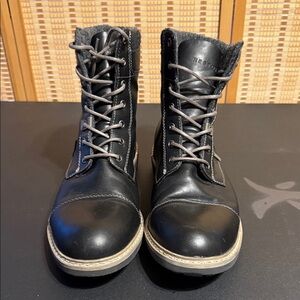 Trendy Black Leather Boots for Men